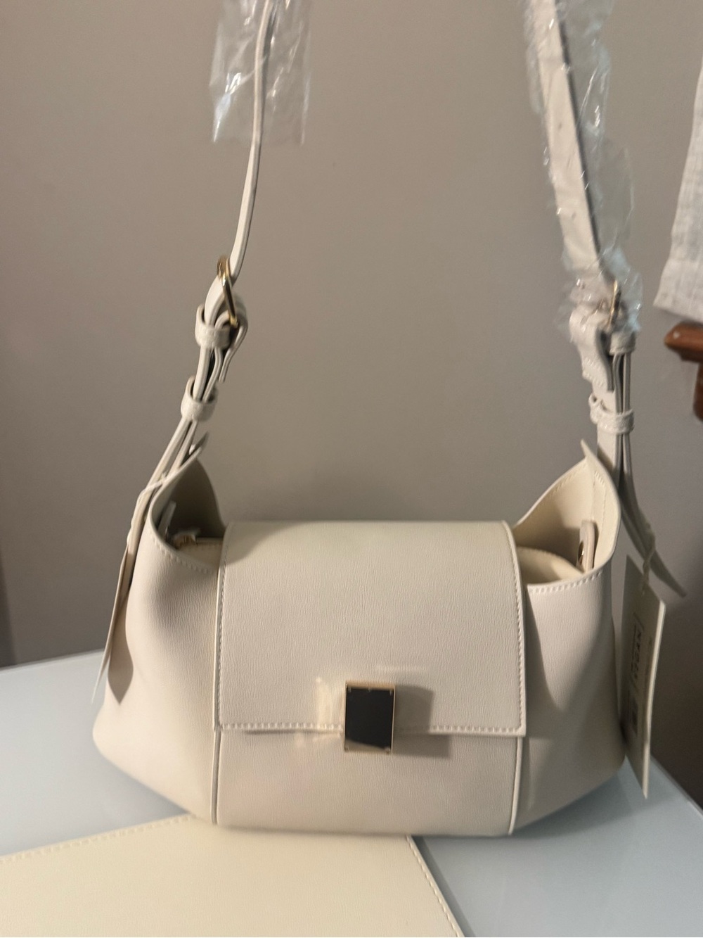 Creamy white Structured Shoulder Bag w/ Gold Hardware & removable pouch– NWT